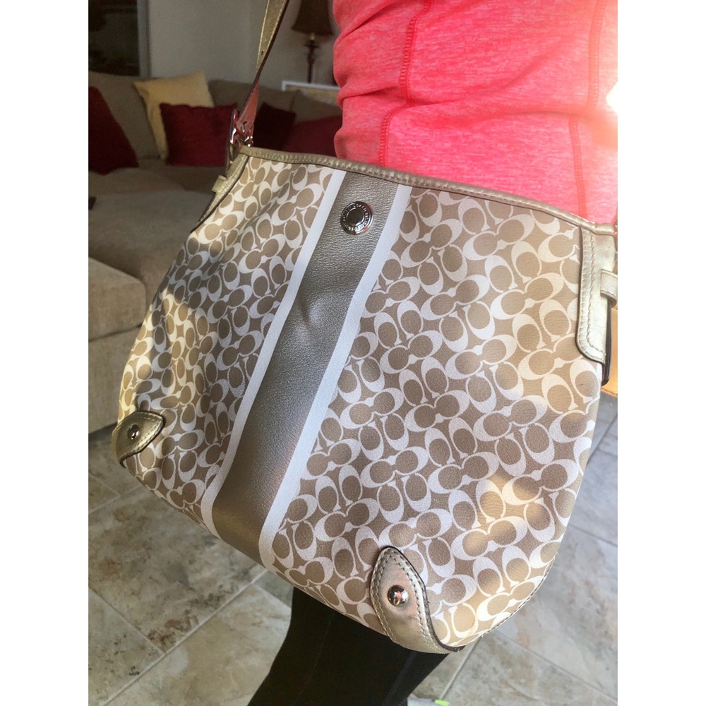 Coach Chelsea Heritage Beige/Gold Hobo Bag F16191